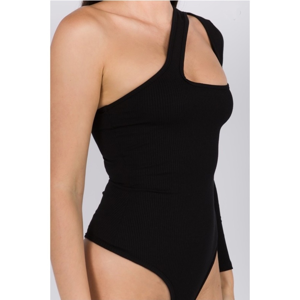 One Shoulder Cut Out Long Sleeve Bodysuit